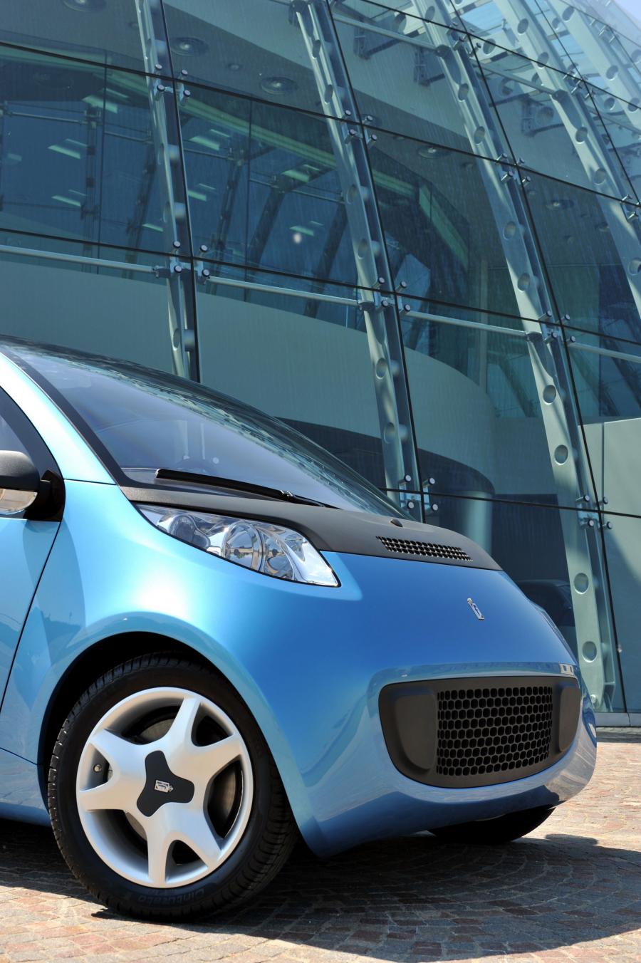Детали экстерьера Pininfarina Nido EV 2010 года  (фото 15 из 16)